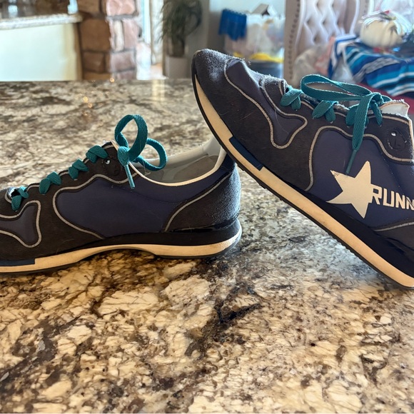 Golden Goose Running Shoe - Picture 3 of 3